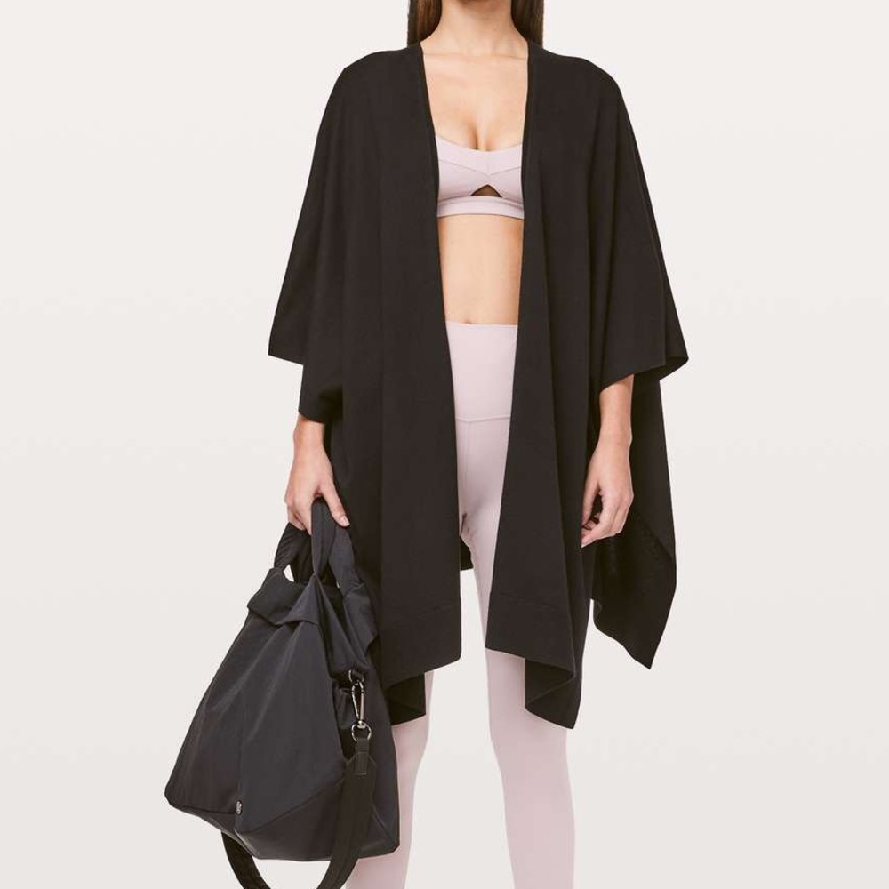 NWT Lululemon Free To Coast Wrap